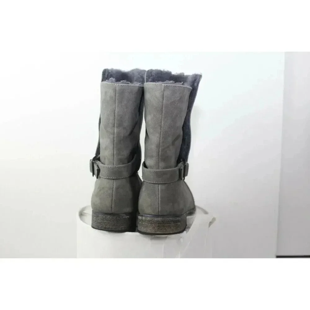 ladies Bearpaw Boots size 10
